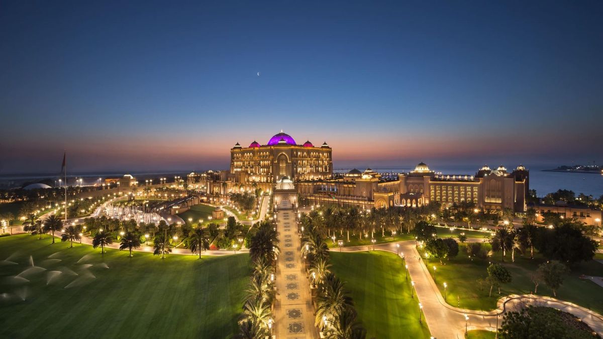 Four Seasons Hotels and Resorts flagship property — editorial collection
