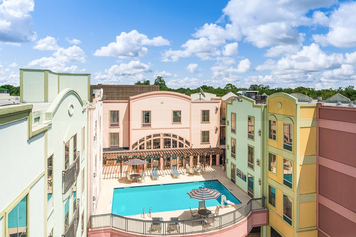 Hampton Inn &amp; Suites Historic Harbor — Amelia Island