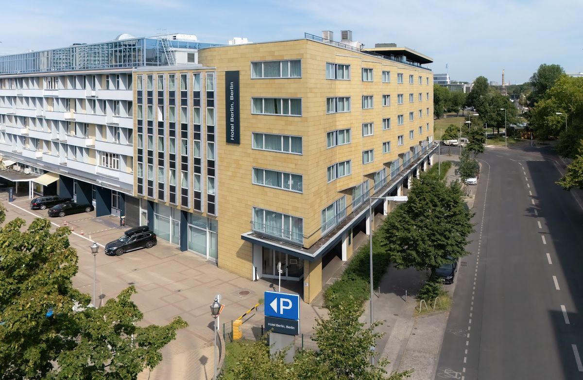 Sir Savigny Hotel Berlin — 44 rooms on Kantstrasse 144 by Saar