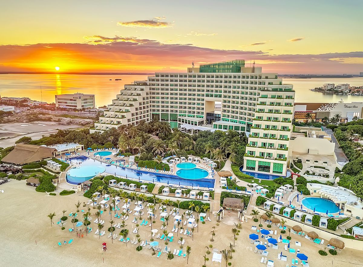 Live Aqua Beach Resort Cancún Mexico — 371 oceanfront rooms design-forward adults-only all-inclusive resort on Cancún Hotel Zone