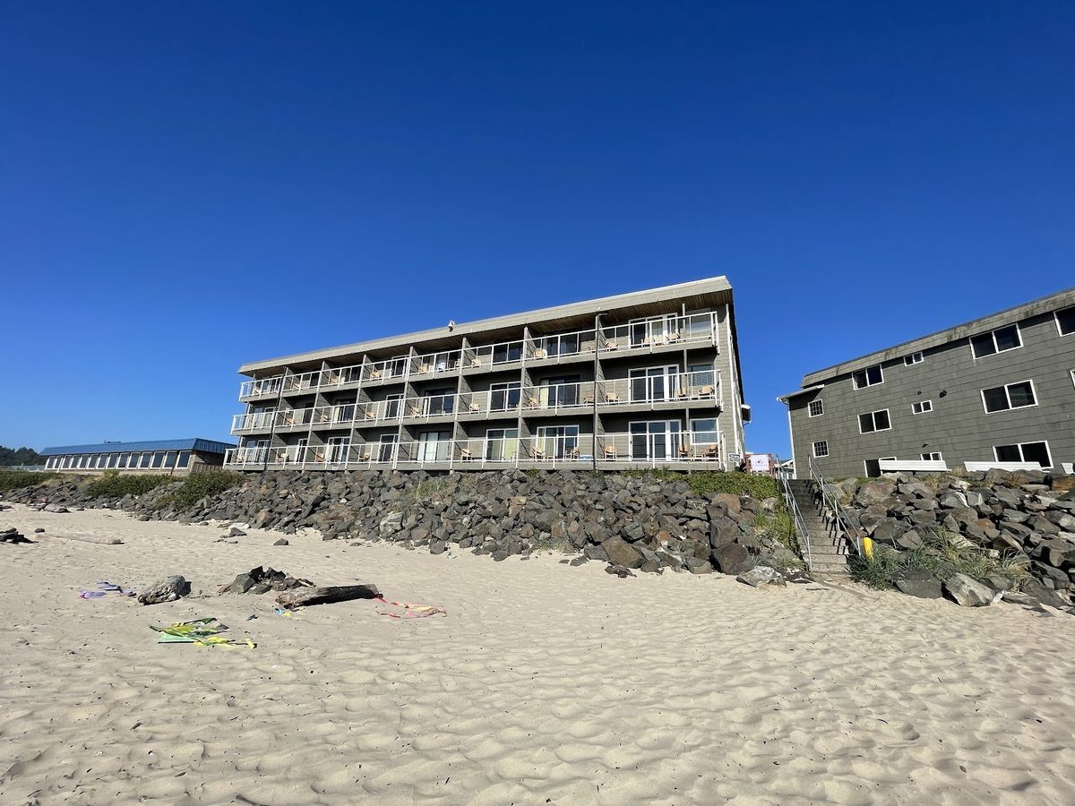 Tolovana Inn — Cannon Beach