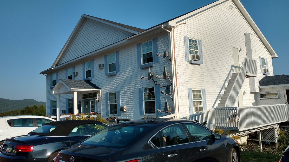Castle Rock Country Inn — Cape Breton