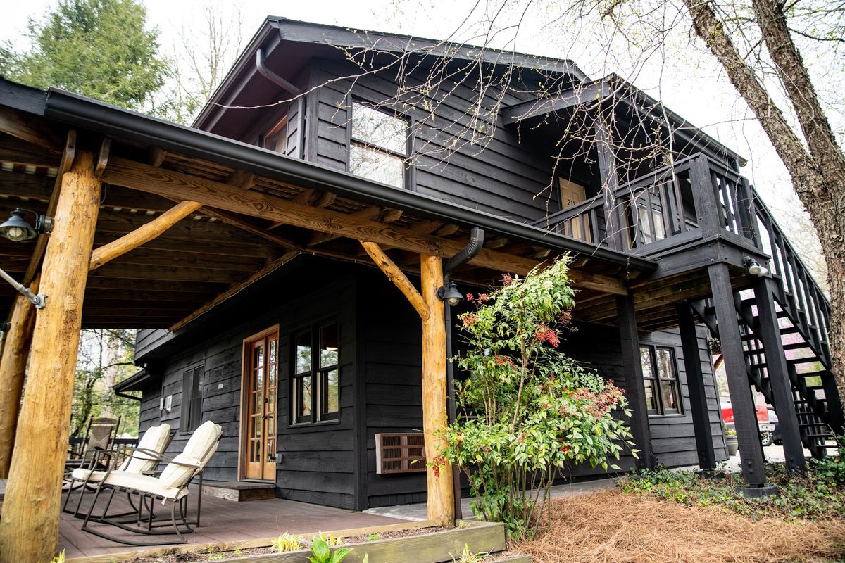 The Wells Inn — Cashiers