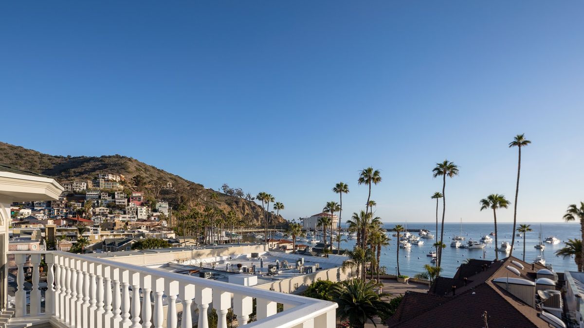 The Glenmore Plaza Hotel — Catalina Island