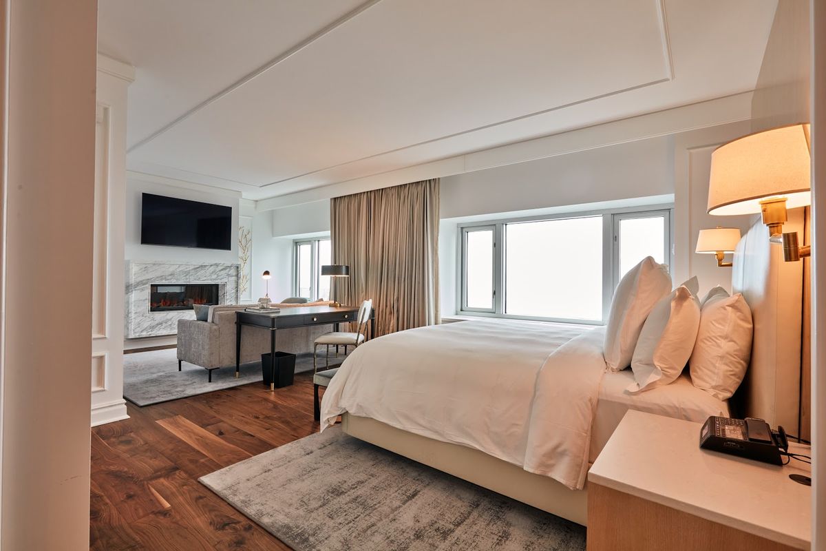Four Seasons Hotel Chicago — Chicago — additional view 2