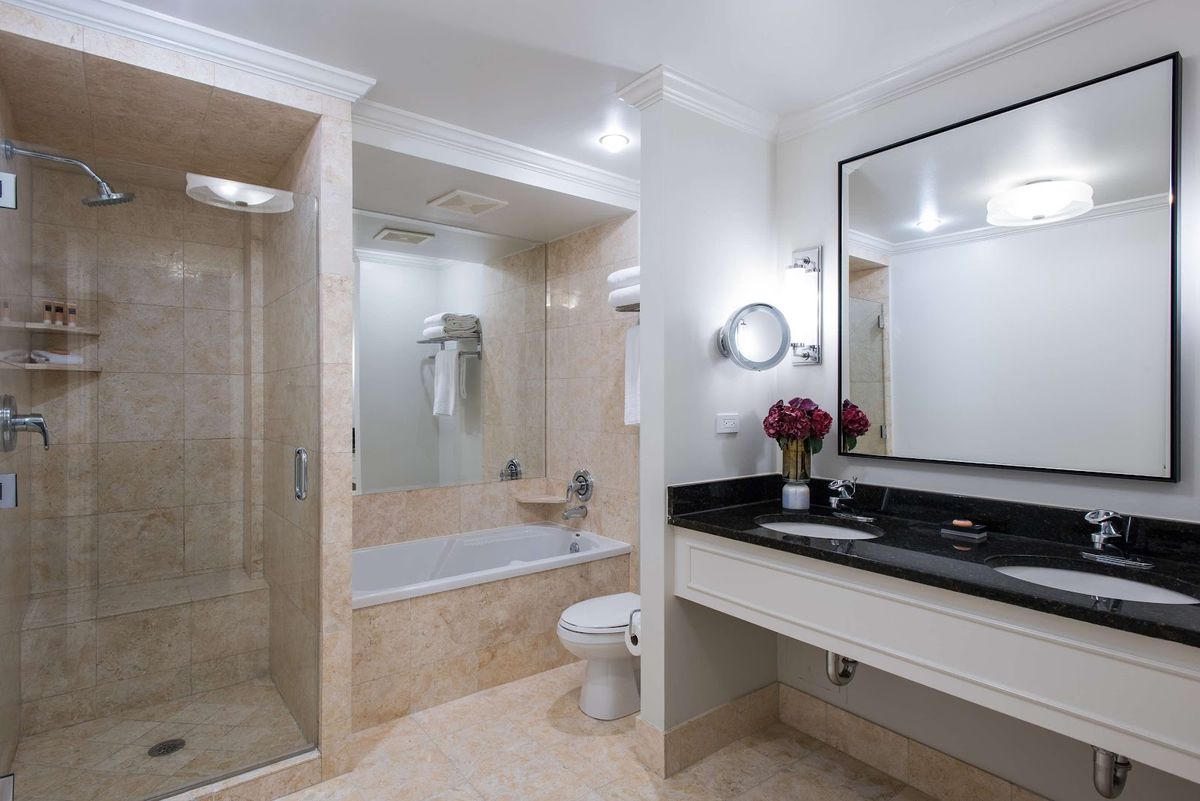 Hotel Lincoln — Chicago — additional view 3