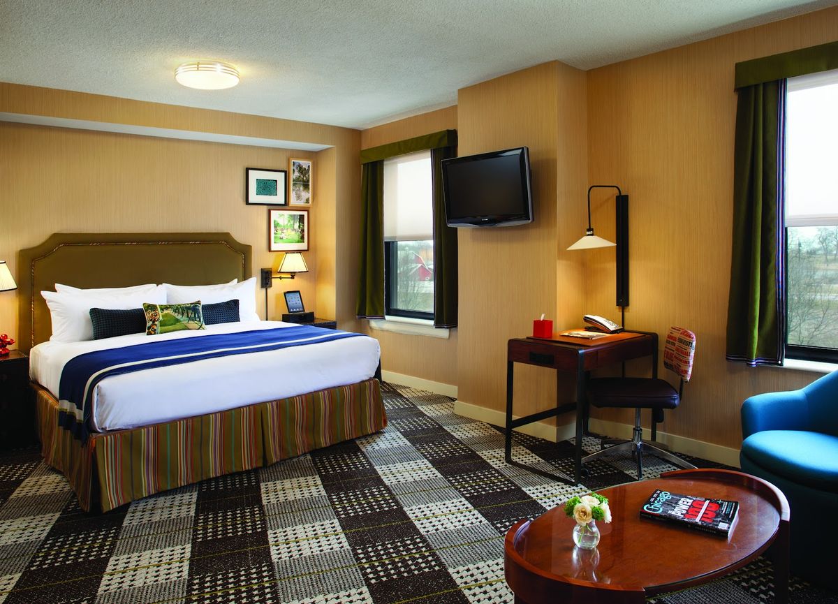 Hotel Lincoln — Chicago — additional view 4