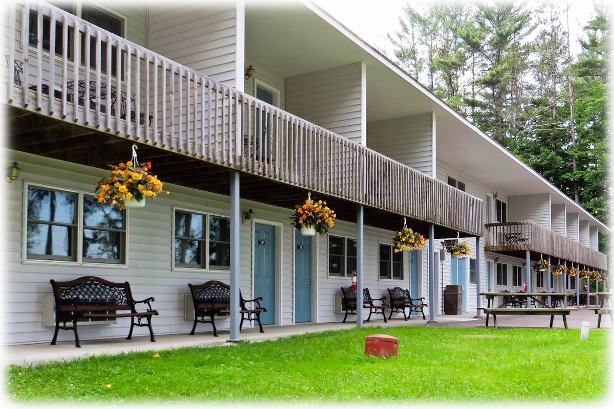 Bay Side Inn & Marina — Cooperstown