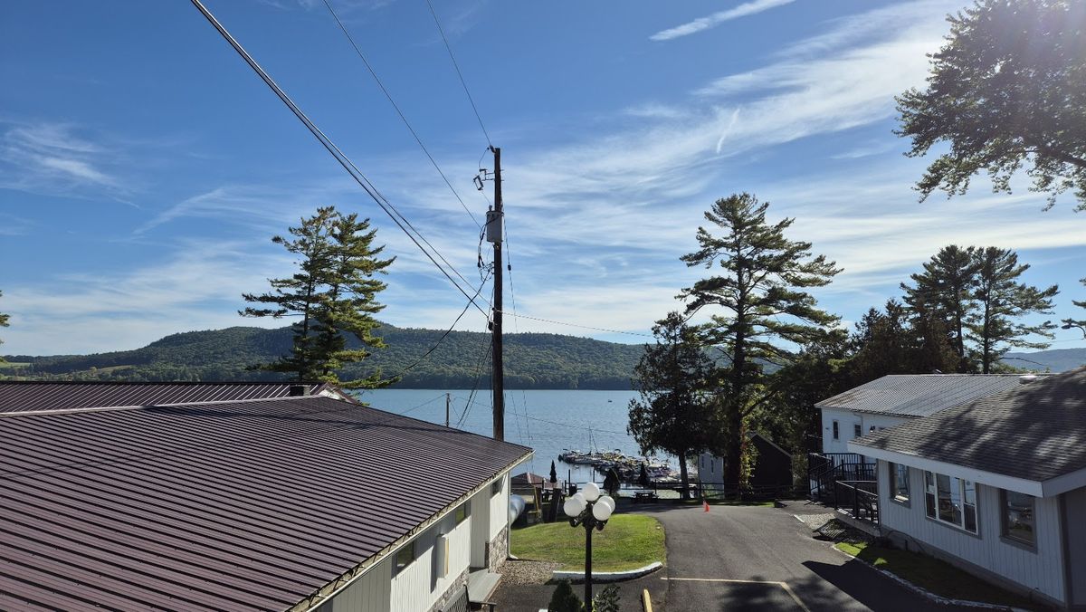 Lake'n Pines Motel — Cooperstown