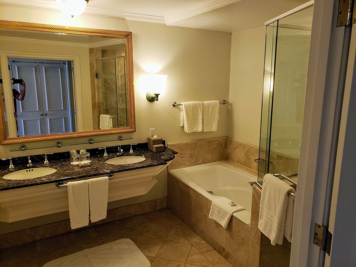 Four Seasons Resort and Club Dallas at Las Colinas — Irving — additional view 4