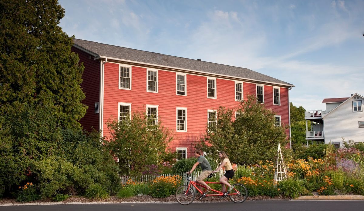 Blacksmith Inn On the Shore — Door County