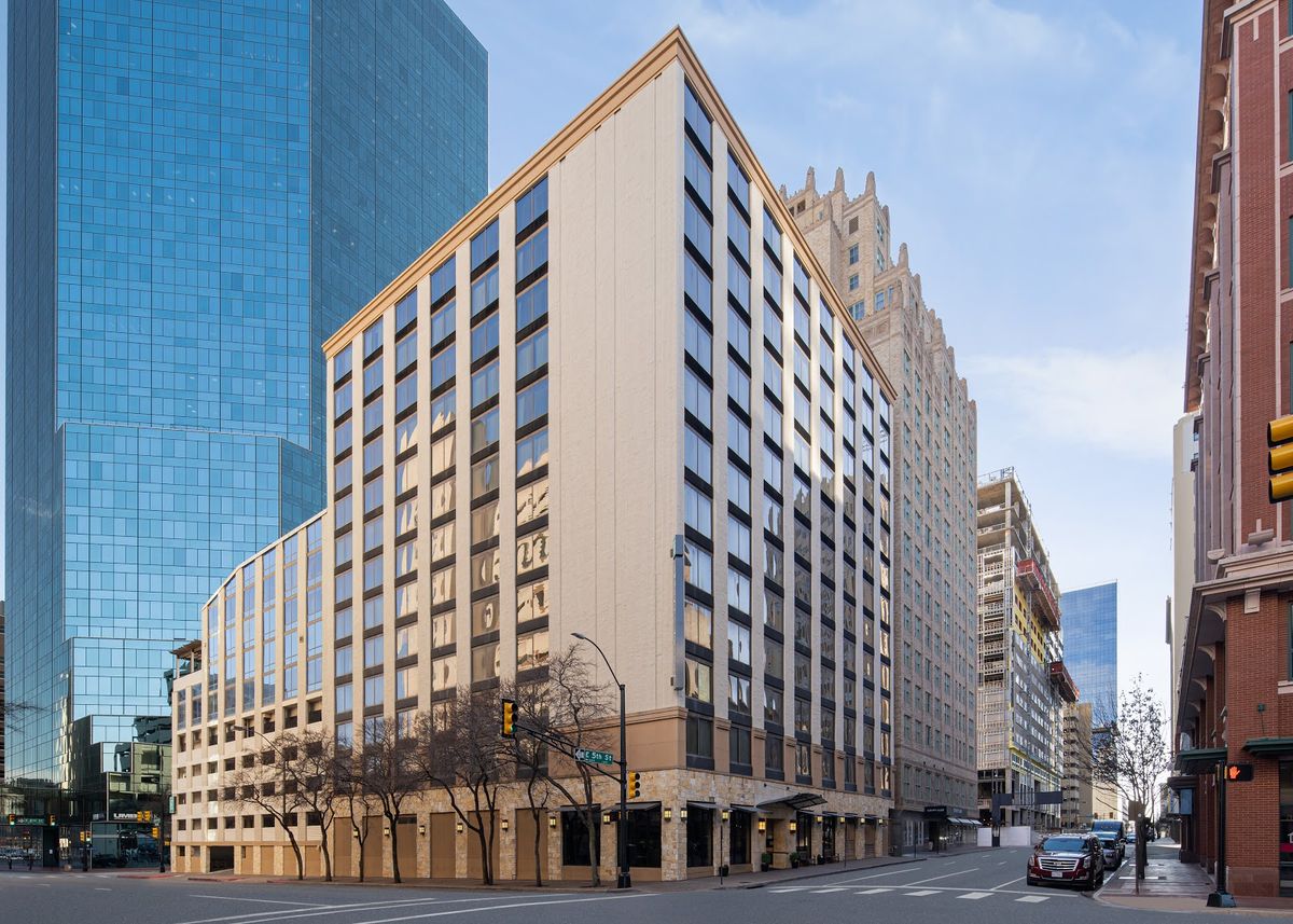 Embassy Suites Fort Worth Downtown — Fort Worth