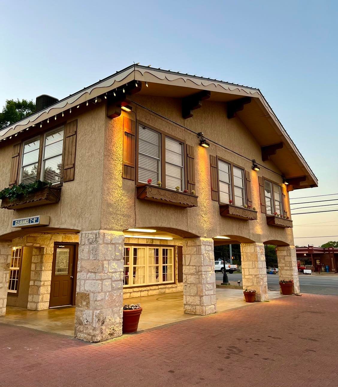 Sunday House Inn — Fredericksburg Tx