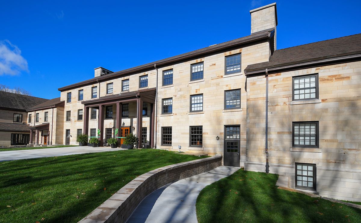 Indiana University Inn — campus hotel in Bloomington Indiana near Sample Gates