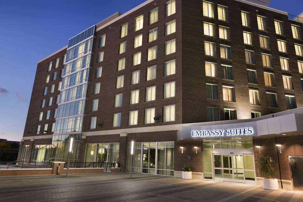 Embassy Suites Riverplace — Greenville Sc