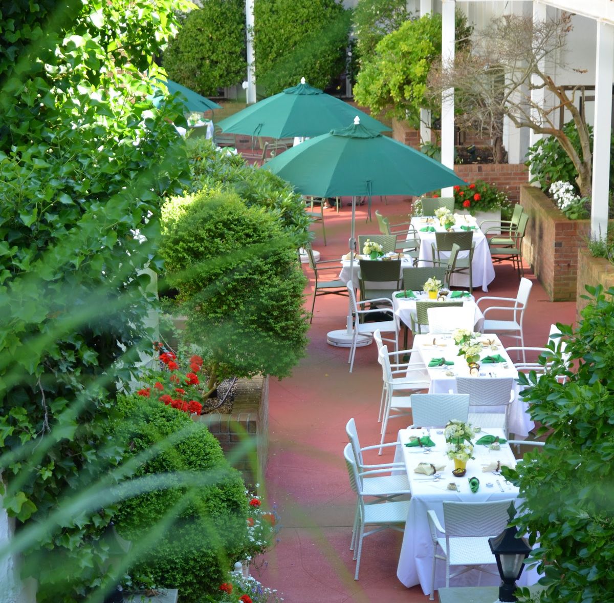Southampton Inn — Hamptons