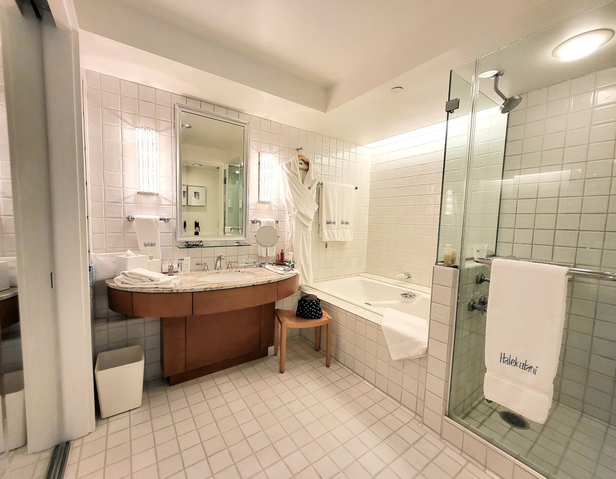 Halekulani Hotel — Honolulu — additional view 4