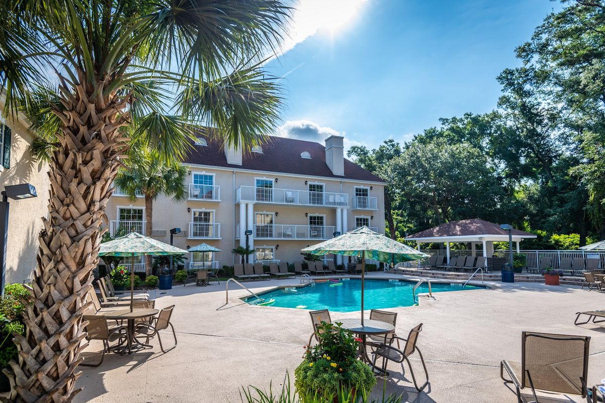 Park Lane Hotel & Suites — all-suite Mid-Island Hilton Head property at Office Park Road