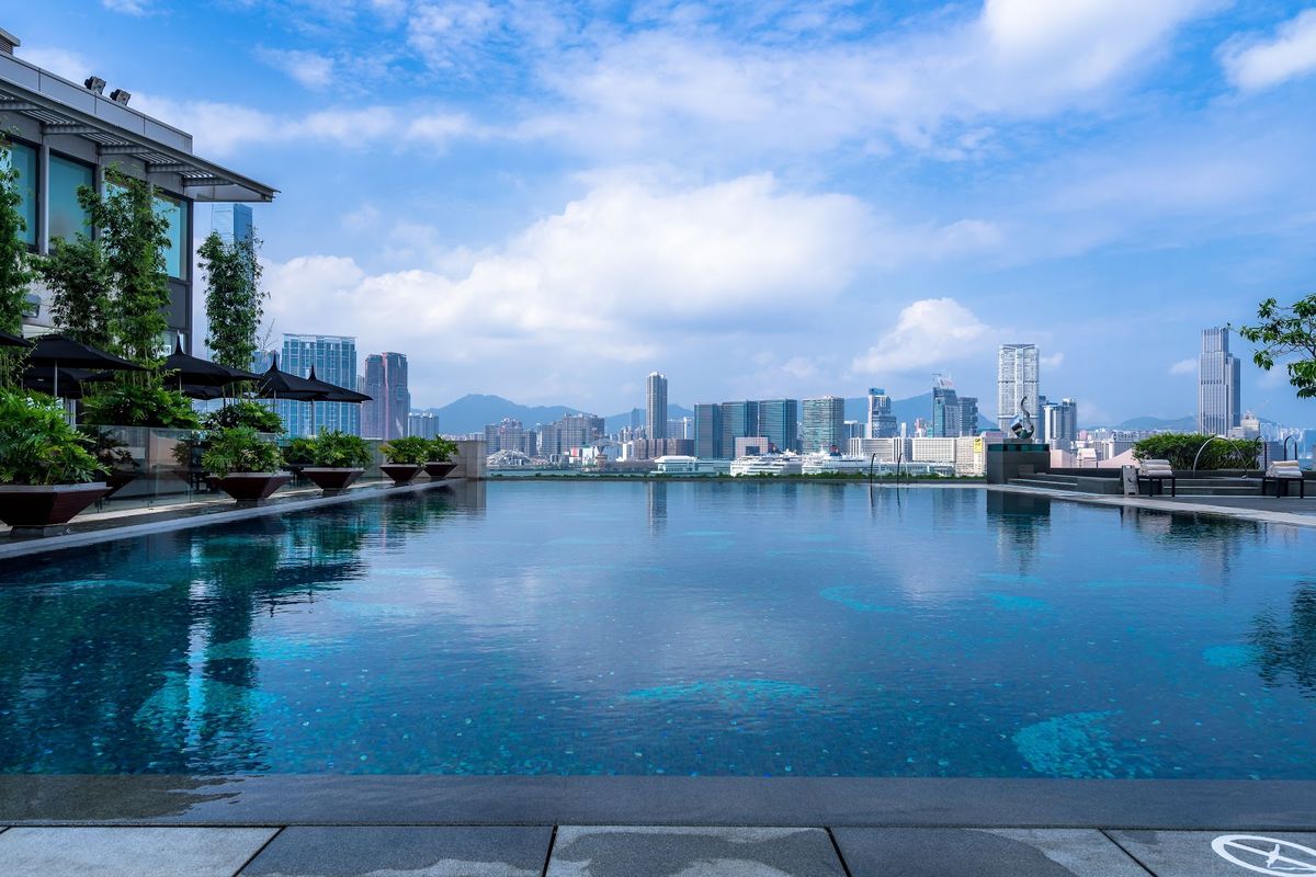 Four Seasons Hotel Hong Kong — Hong Kong
