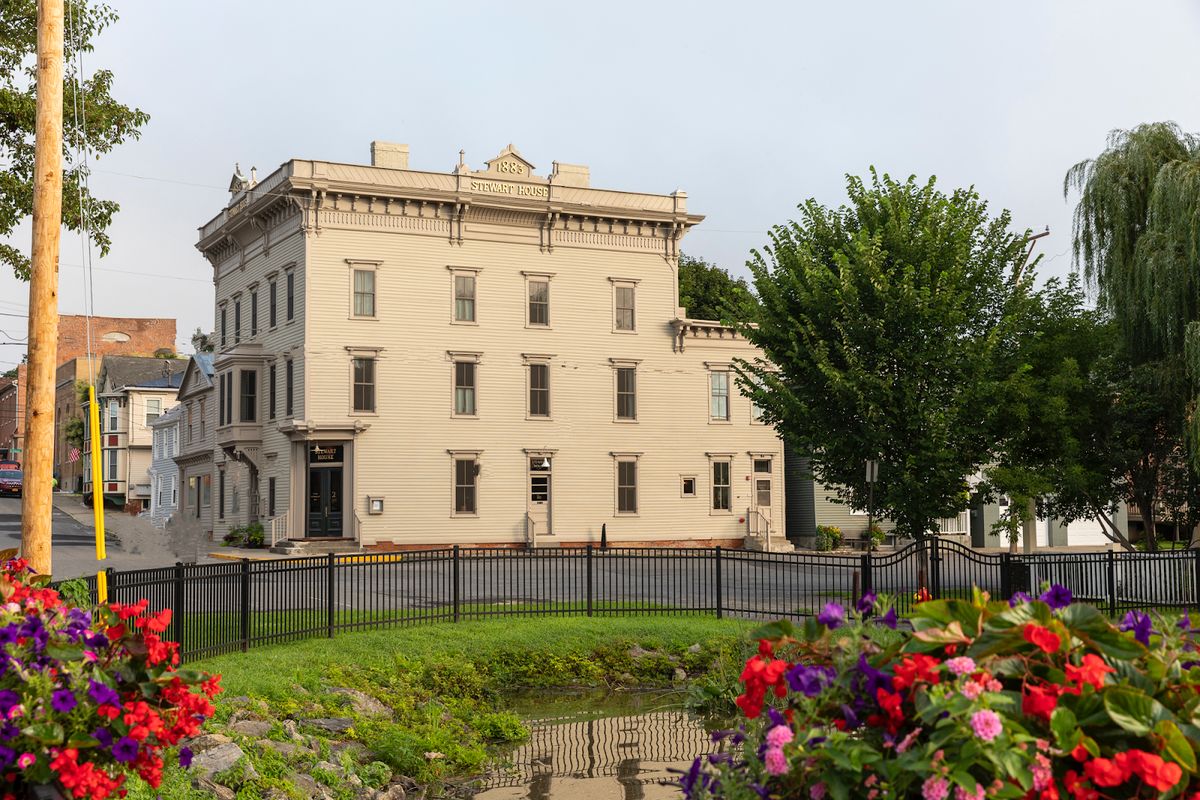Country Inn Hudson — small valley inn outside Hudson, NY, with Catskill Mountain views