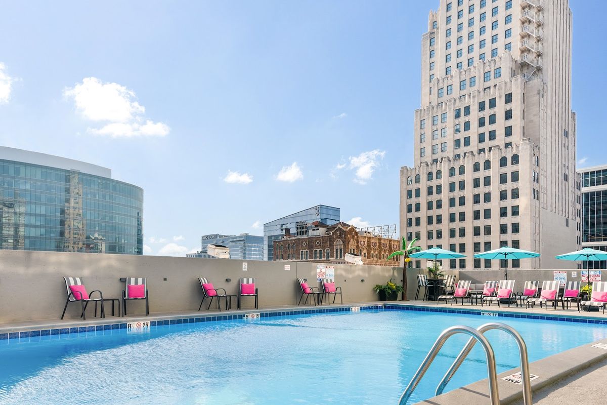 Crowne Plaza Kansas City Downtown — Kansas City