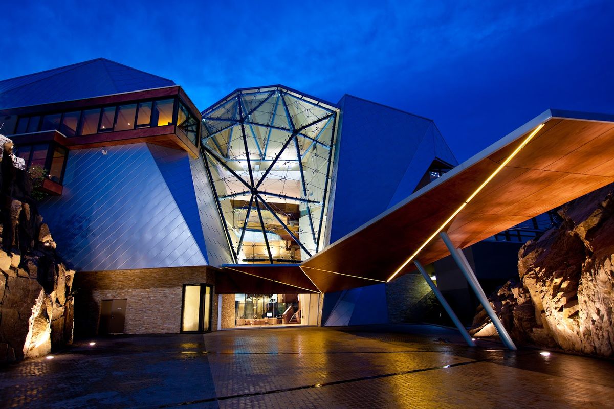 Delta Hotels by Marriott Grand Okanagan Resort — full-service downtown lakefront resort in Kelowna
