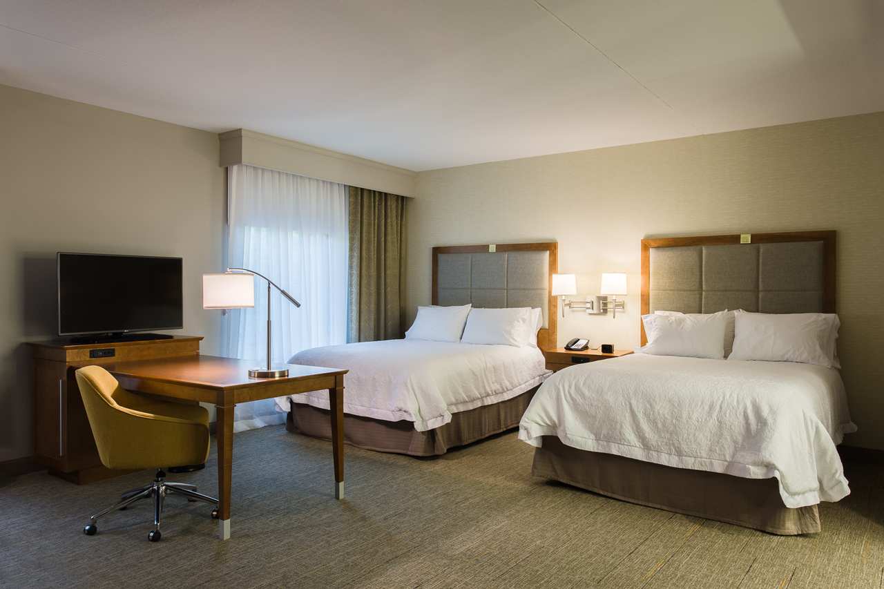Hampton Inn & Suites Papermill Drive — Knoxville