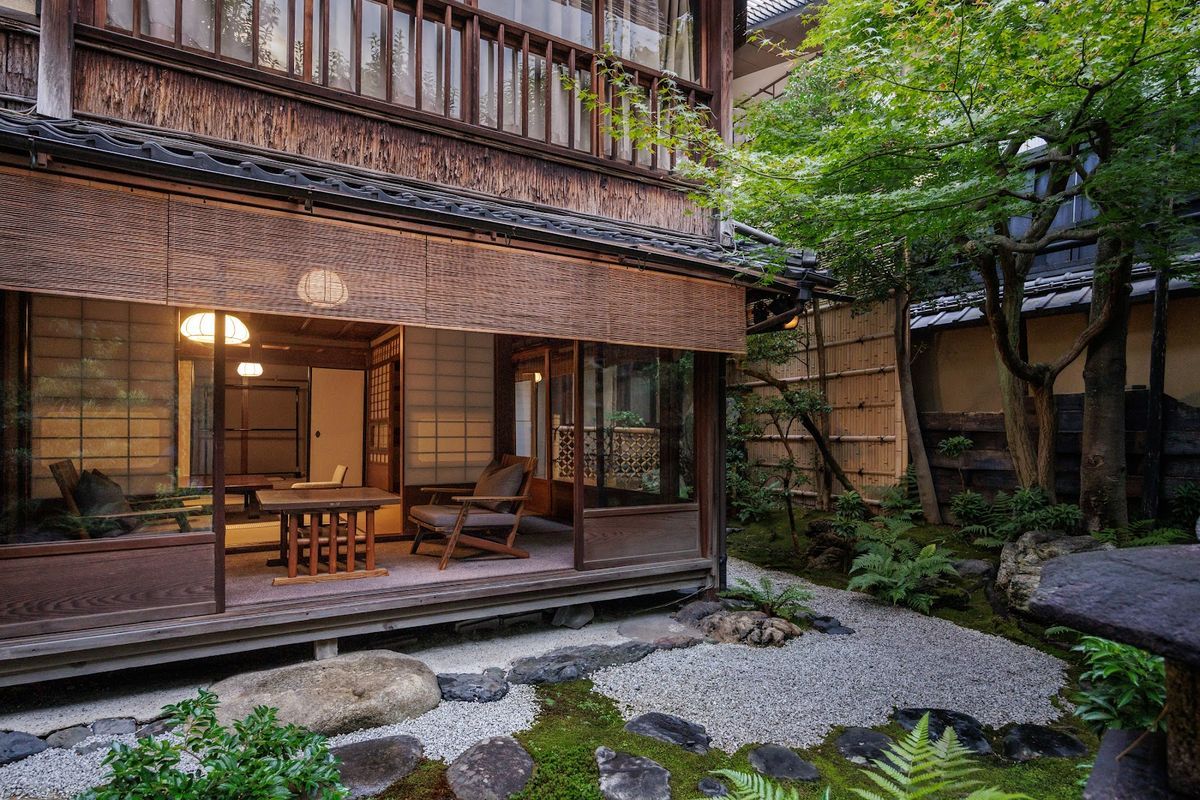 Hiiragiya Ryokan — 200-year-old Kyoto traditional inn founded 1818, 28 tatami rooms