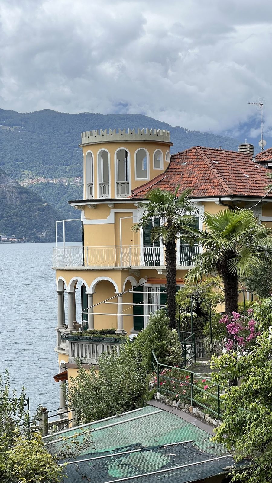 Villa Pliniana — Lake Como — additional view 2