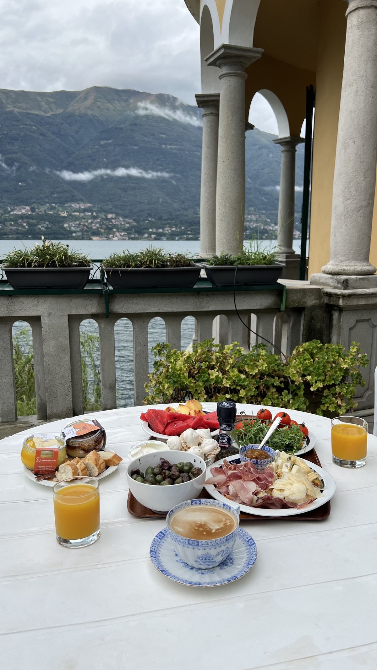 Villa Pliniana — Lake Como — additional view 4