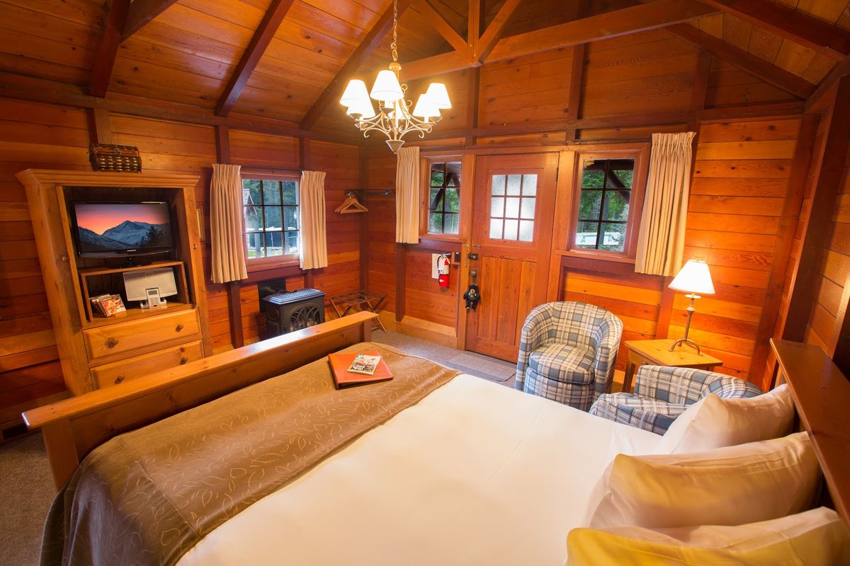 Deer Lodge — Lake Louise — additional view 2
