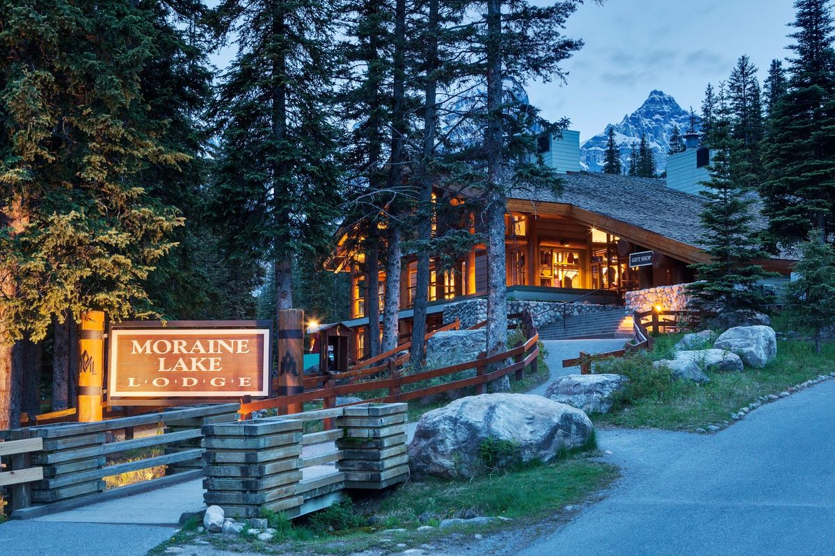 Moraine Lake Lodge — Lake Louise — additional view 4