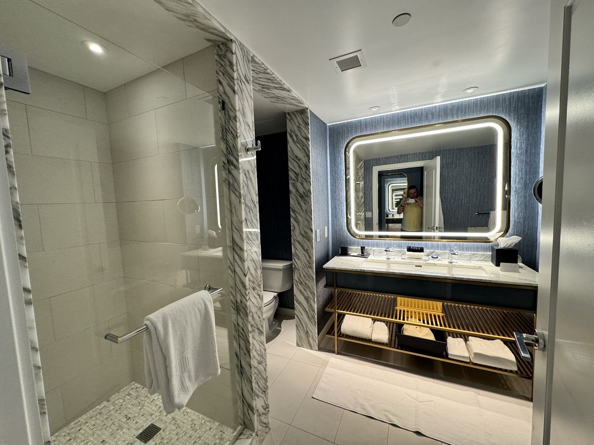 Fontainebleau Las Vegas — Las Vegas — additional view 3
