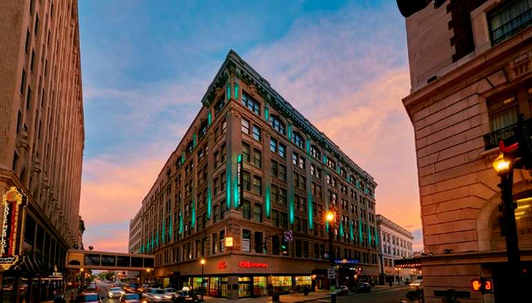 Embassy Suites by Hilton Louisville Downtown — Louisville