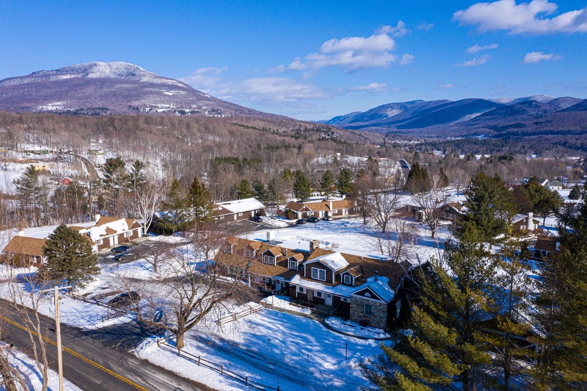 The Aspen at Manchester — boutique mid-century revival hotel on Route 7A, Manchester Center, Vermont