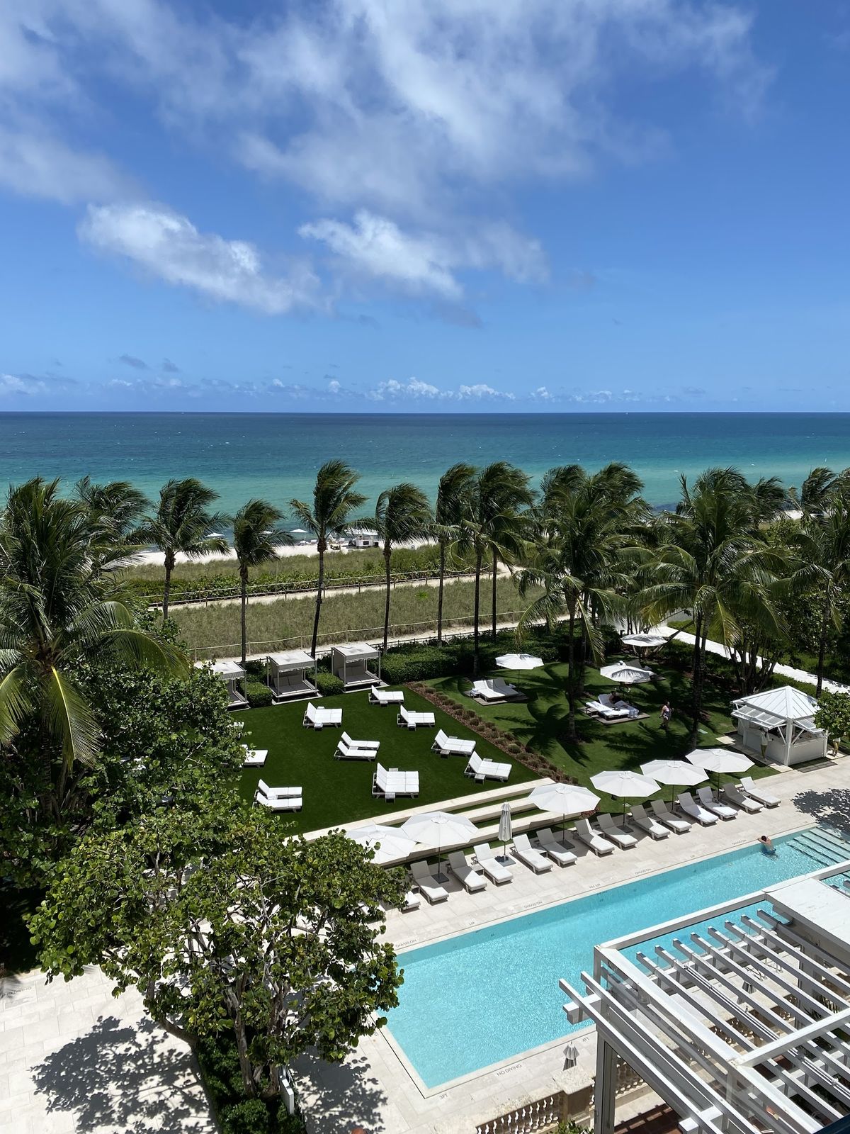 Four Seasons Hotel at The Surf Club — Surfside — additional view 3