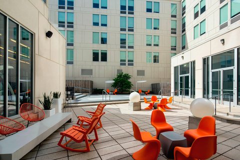 Aloft Milwaukee Downtown — Milwaukee