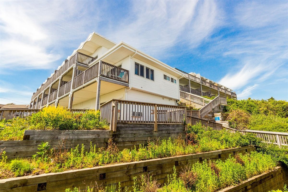 Wave Crest Resort — Montauk