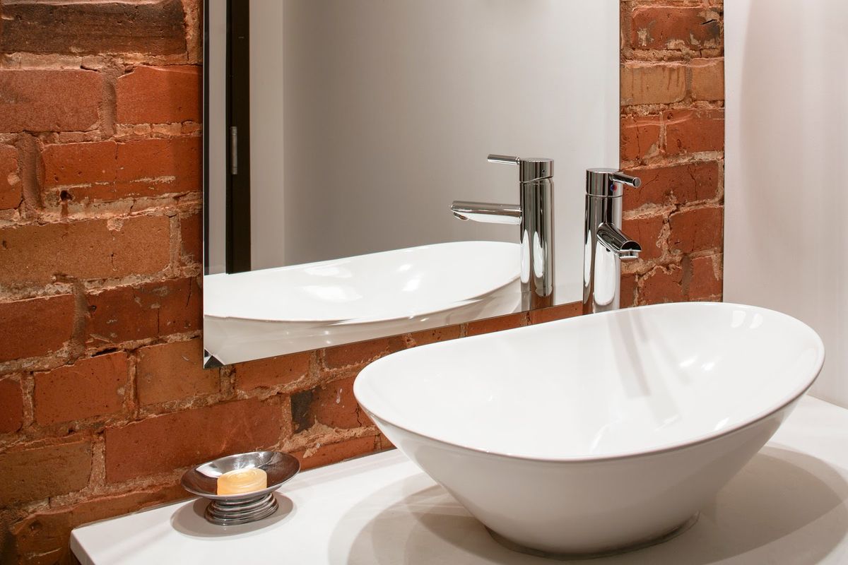 Auberge du Vieux-Port — Montreal — additional view 3