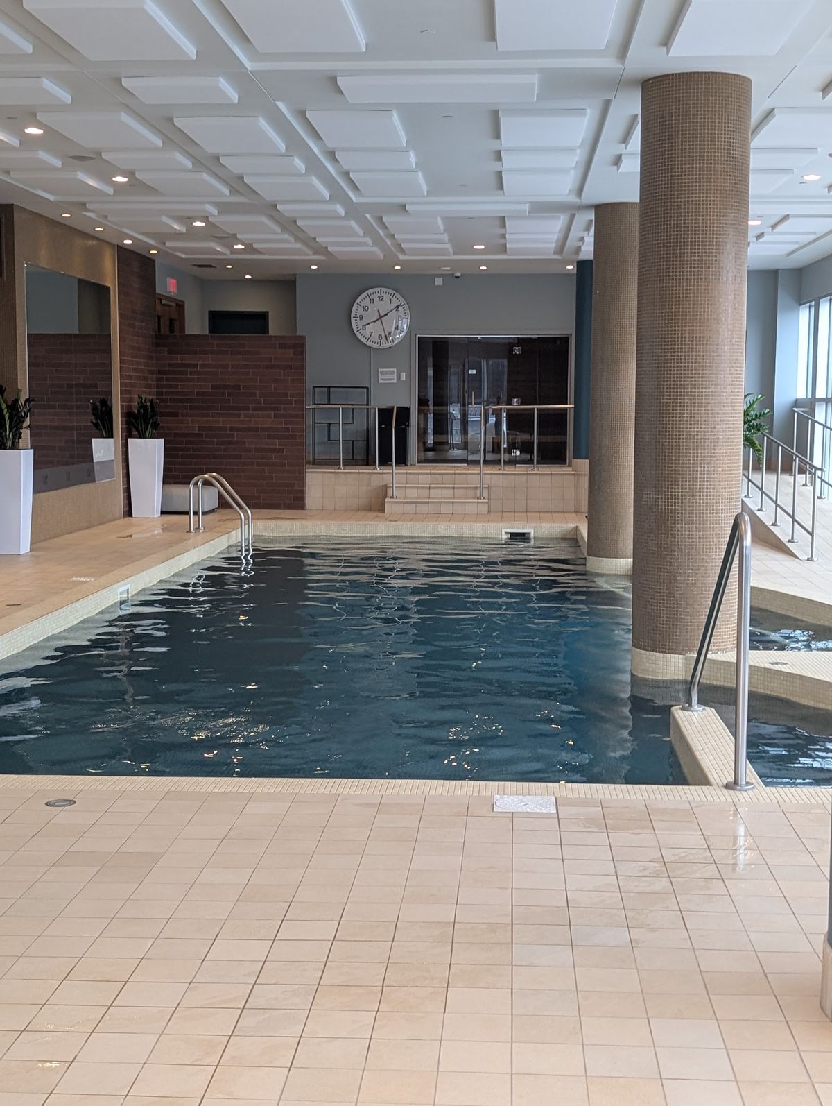 Hotel Le Crystal — Montreal — additional view 3