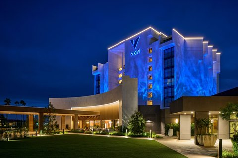 VEA Newport Beach, a Marriott Resort &amp; Spa — Newport Beach
