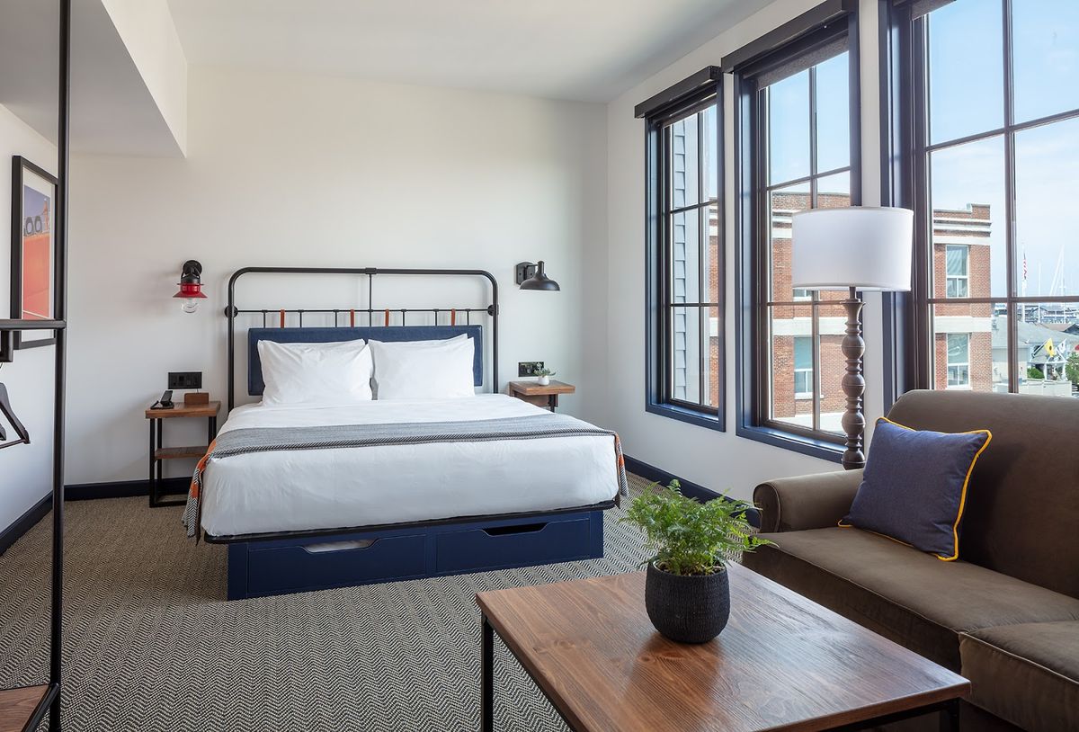 Hammetts Hotel — Newport — additional view 2