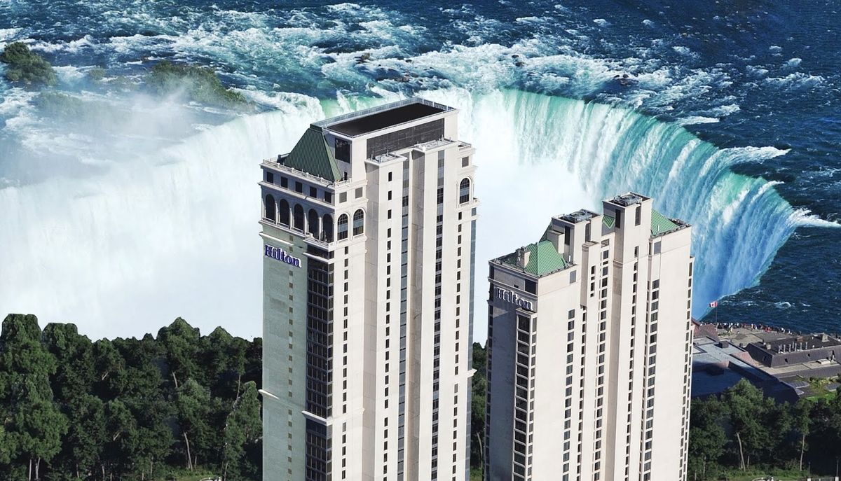 Hilton Niagara Falls/Fallsview Hotel & Suites — Niagara Falls