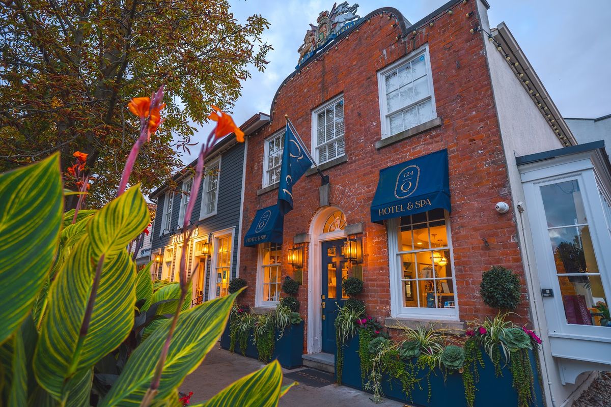 124 on Queen Hotel & Spa — Niagara On The Lake
