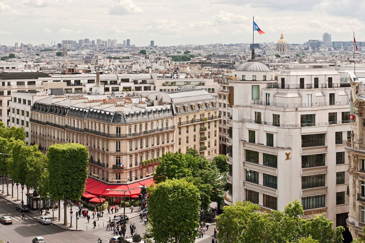 Hôtel Barrière Fouquet's Paris — 101 Jacques Garcia rooms above the 1899
