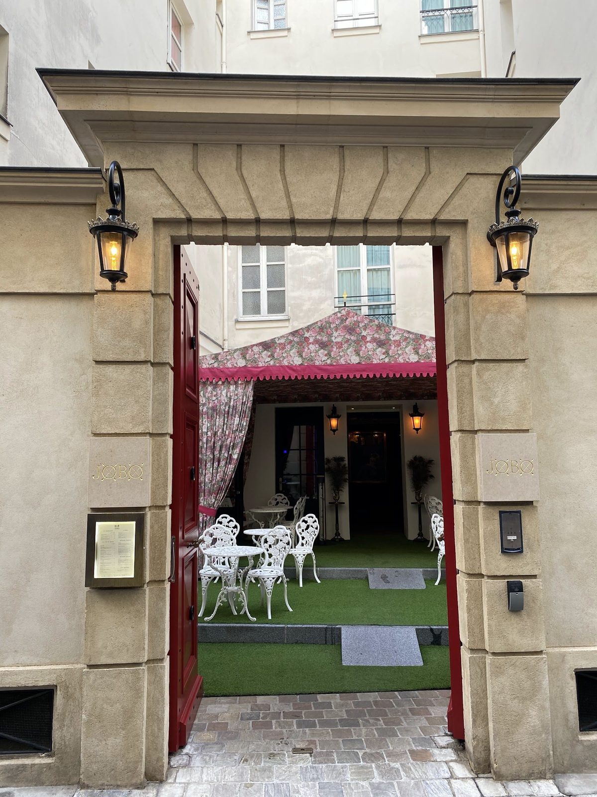 Hôtel de Jobo — Bambi Sloan-designed 4-star Marais boutique with hidden courtyard