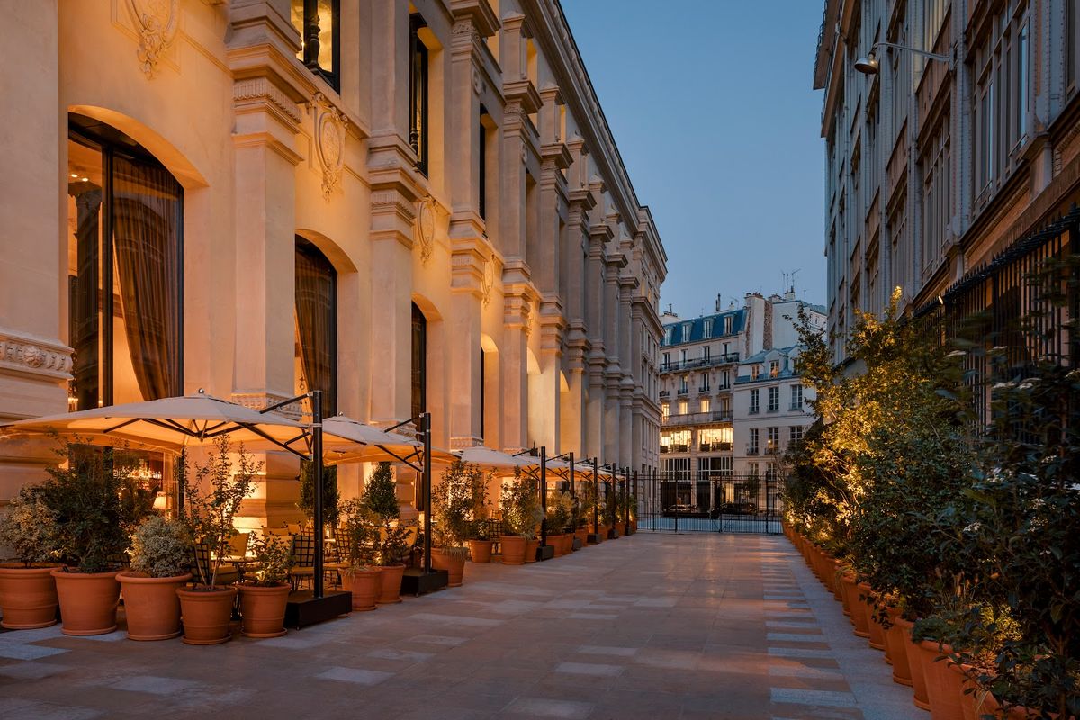 Hôtel Madame Rêve — 82 rooms inside the restored 1888 La Poste