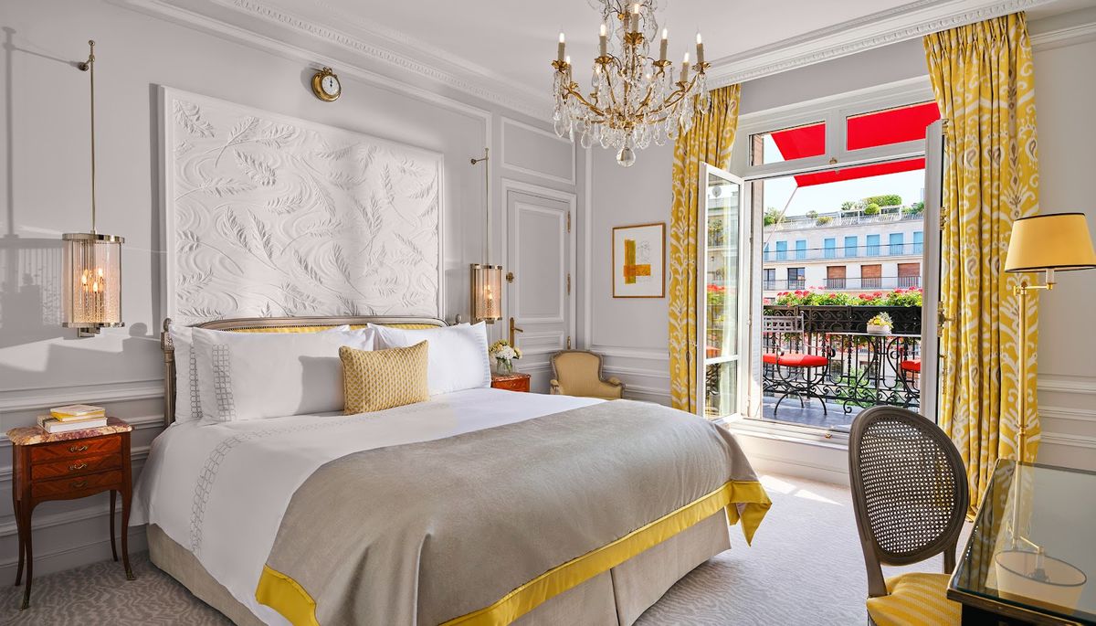 Hôtel Plaza Athénée — Paris — additional view 2