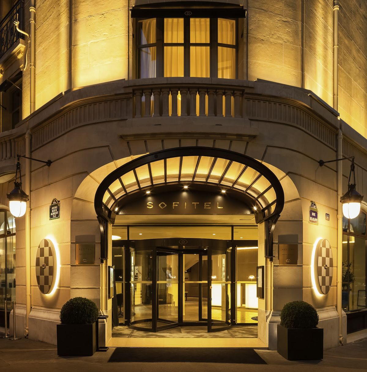 Sofitel Paris Arc de Triomphe — 124 rooms in a Haussmannian on