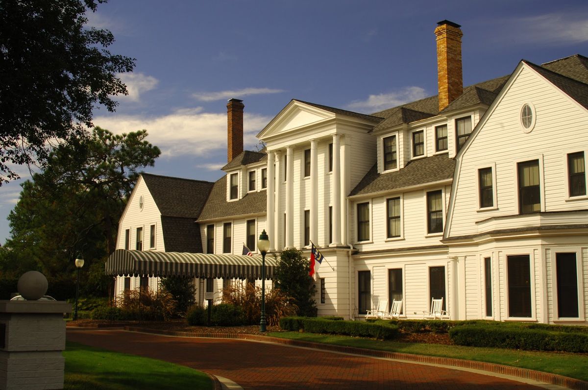 The Holly Inn — Pinehurst